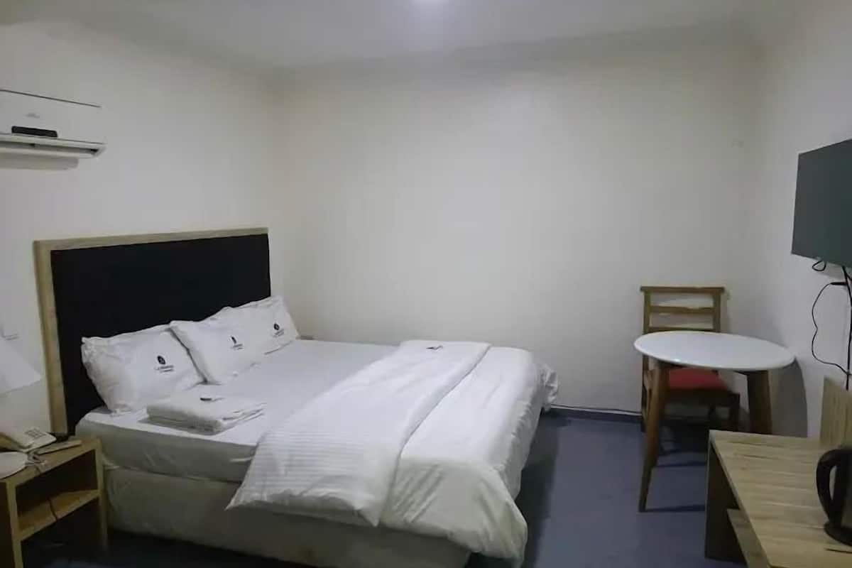 Economy-Zimmer, Balkon, Stadtblick