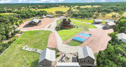 Hill Country Music Cottage w/ Firepit & Pickleball