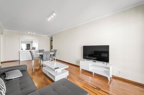 Living area - Tulipa Apartment Prime Location (Funchal)
