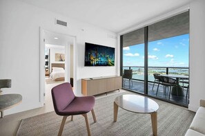 3 habitaciones, tabla de planchar con plancha, cuna de viaje y wifi