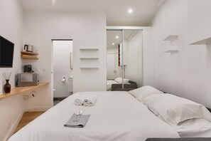 Ferros/tábuas de passar roupa, Wi-Fi de cortesia, roupa de cama