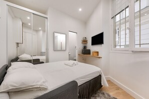 Iron/ironing board, free WiFi, bed sheets - Urban Flat 165 - Studio Triangle D'Or (París)