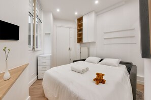 Ferros/tábuas de passar roupa, Wi-Fi de cortesia, roupa de cama