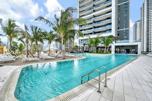 Pool - Modern Luxury in Downtown Miami (Miami)