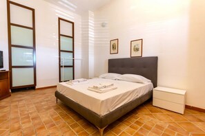 2 chambres, lit parapluie