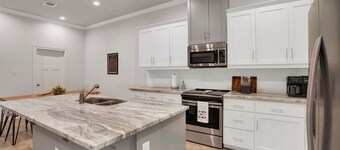 College Station Gem • EV Charger • Near A&M