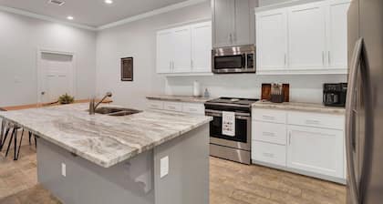 College Station Gem • EV Charger • Near A&M