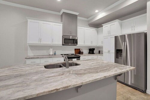 College Station Gem • EV Charger • Near A&M