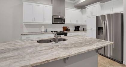 College Station Gem • EV Charger • Near A&M