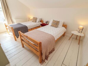 2 bedrooms, individually decorated, individually furnished, free WiFi - Beehive (Beccles)