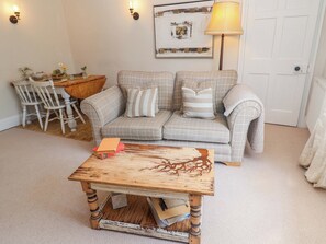 Living area - Beehive (Beccles)