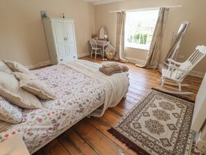 2 habitaciones, decoración personalizada y muebles diferentes 