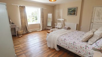 2 bedrooms, individually decorated, individually furnished, free WiFi