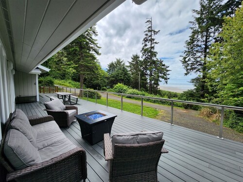 Zenith at Copalis Rocks - Unsurpassed Ocean View with new Hot Tub