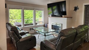 TV - Zenith at Copalis Rocks - Unsurpassed Ocean View with new Hot Tub (Copalis Beach)