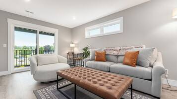 Apartment, Balcony, Garden View | Interior