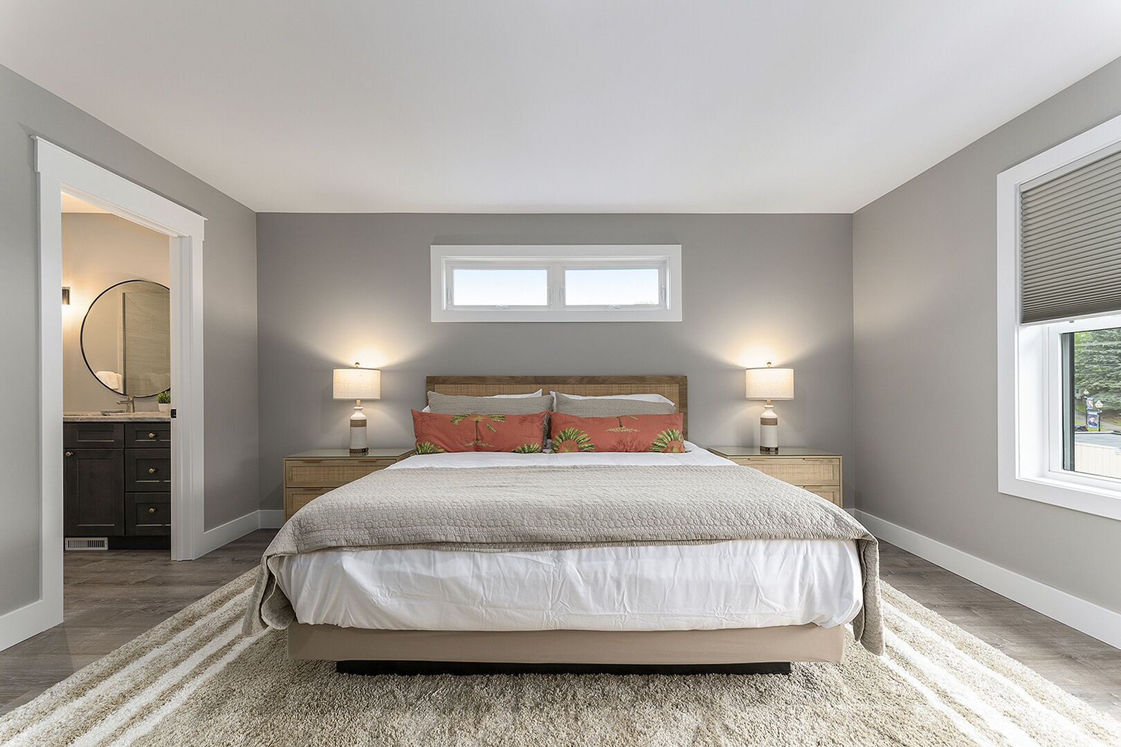 Condo, balcón, vista al jardín | Tabla de planchar con plancha y wifi gratis 