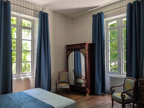 7 habitaciones, tabla de planchar con plancha y wifi