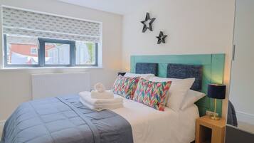 2 عدّة غرف نوم وبديكورات فريدة لكل غرفة وطراز فريد لكل وحدة