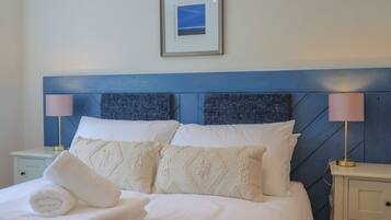 2 phòng ngủ, trang trí khác biệt