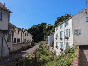 Cottage | Property grounds