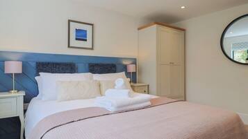 2 habitaciones, decoración personalizada y muebles diferentes