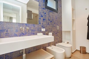 Hair dryer, towels