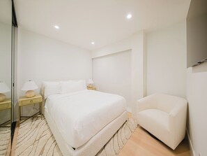6 habitaciones, tabla de planchar con plancha, wifi y ropa de cama