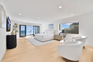 6 bedrooms, iron/ironing board, WiFi, bed sheets