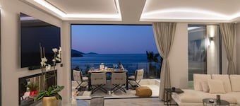 Sea Breeze Luxury Apartment