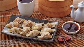 朝食 (コンチネンタル ブレックファスト)、毎日提供 (無料)