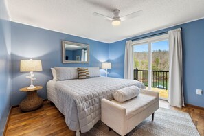 3 Schlafzimmer, Schreibtisch, Bügeleisen/Bügelbrett, Reisekinderbett