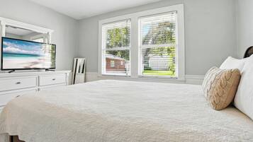 3 bedrooms, iron/ironing board, free WiFi, bed sheets