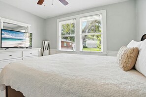 3 bedrooms, iron/ironing board, free WiFi, bed sheets