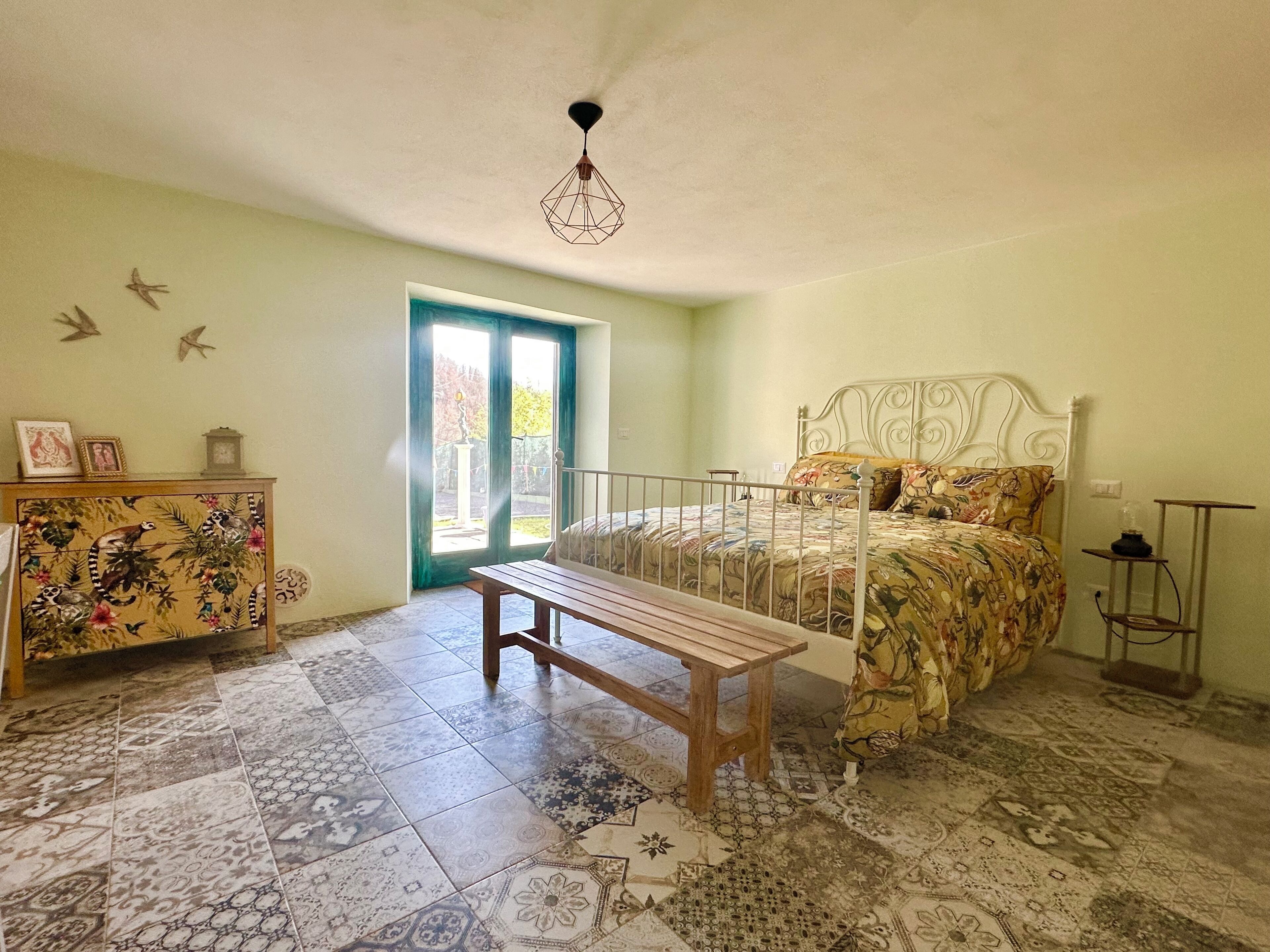 1 chambre, fer et planche à repasser, Wi-Fi gratuit, draps fournis