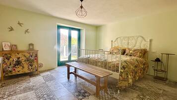 1 chambre, fer et planche Ă repasser, Wi-Fi gratuit, draps fournis