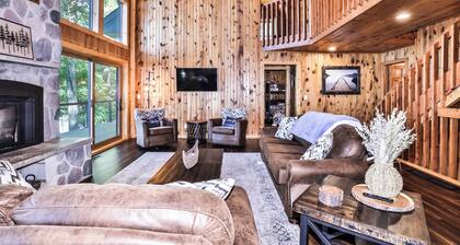 New! Gorgeous 8 bedroom home on Laura Lake!