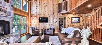 New! Gorgeous 8 bedroom home on Laura Lake!