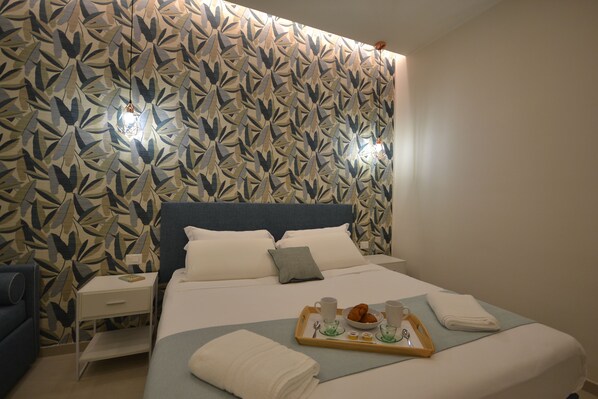 1 bedroom, desk, free WiFi, bed sheets