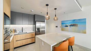 Appartement, 2 slaapkamers, terras, uitzicht op oceaan | Interieur