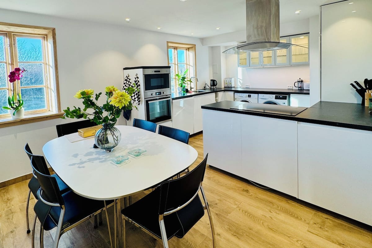 Family Quadruple Room, Garden View | Private kitchen | Oven, stovetop, dishwasher, electric kettle