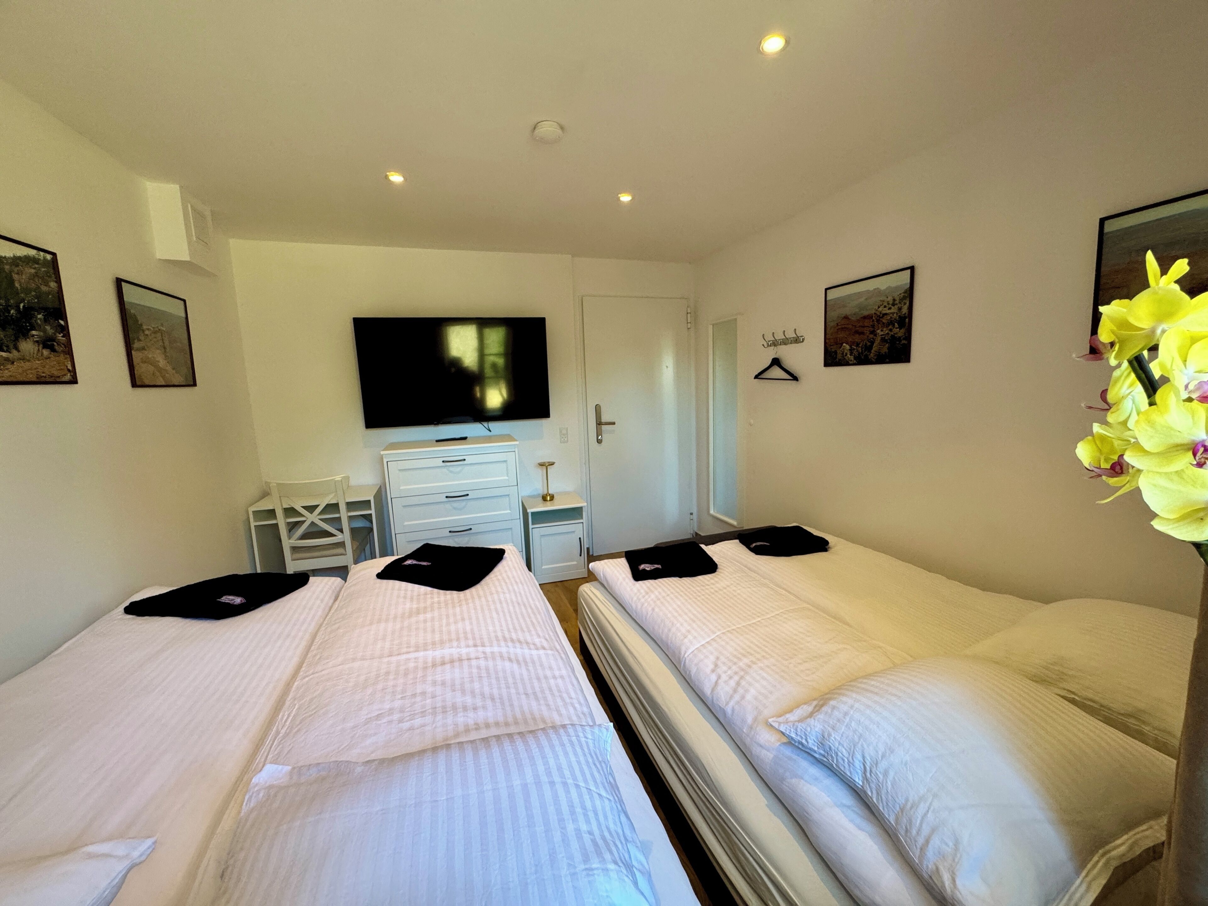 Literie de qualité, lit avec matelas à plateau-coussin