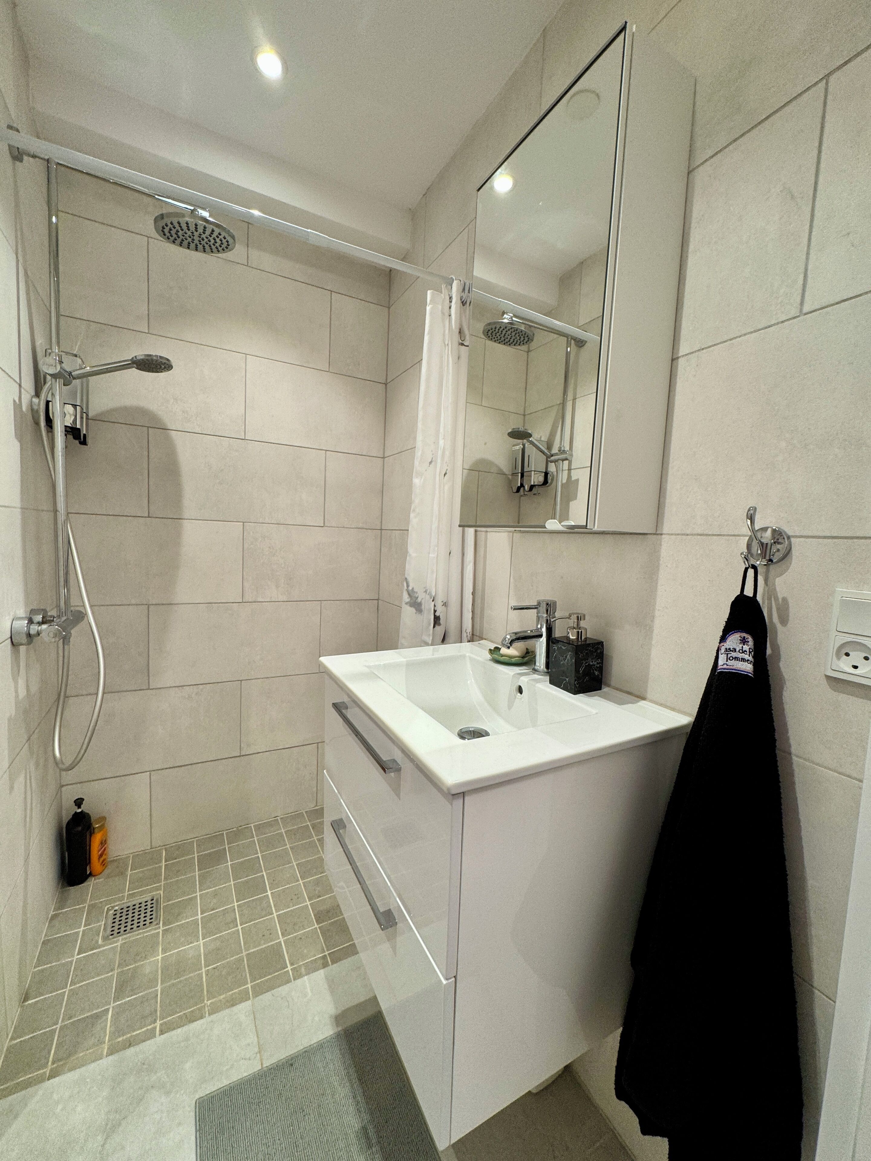 家庭四人房, 花園景觀 | 浴室 | 肥皂、洗髮精、衛生紙