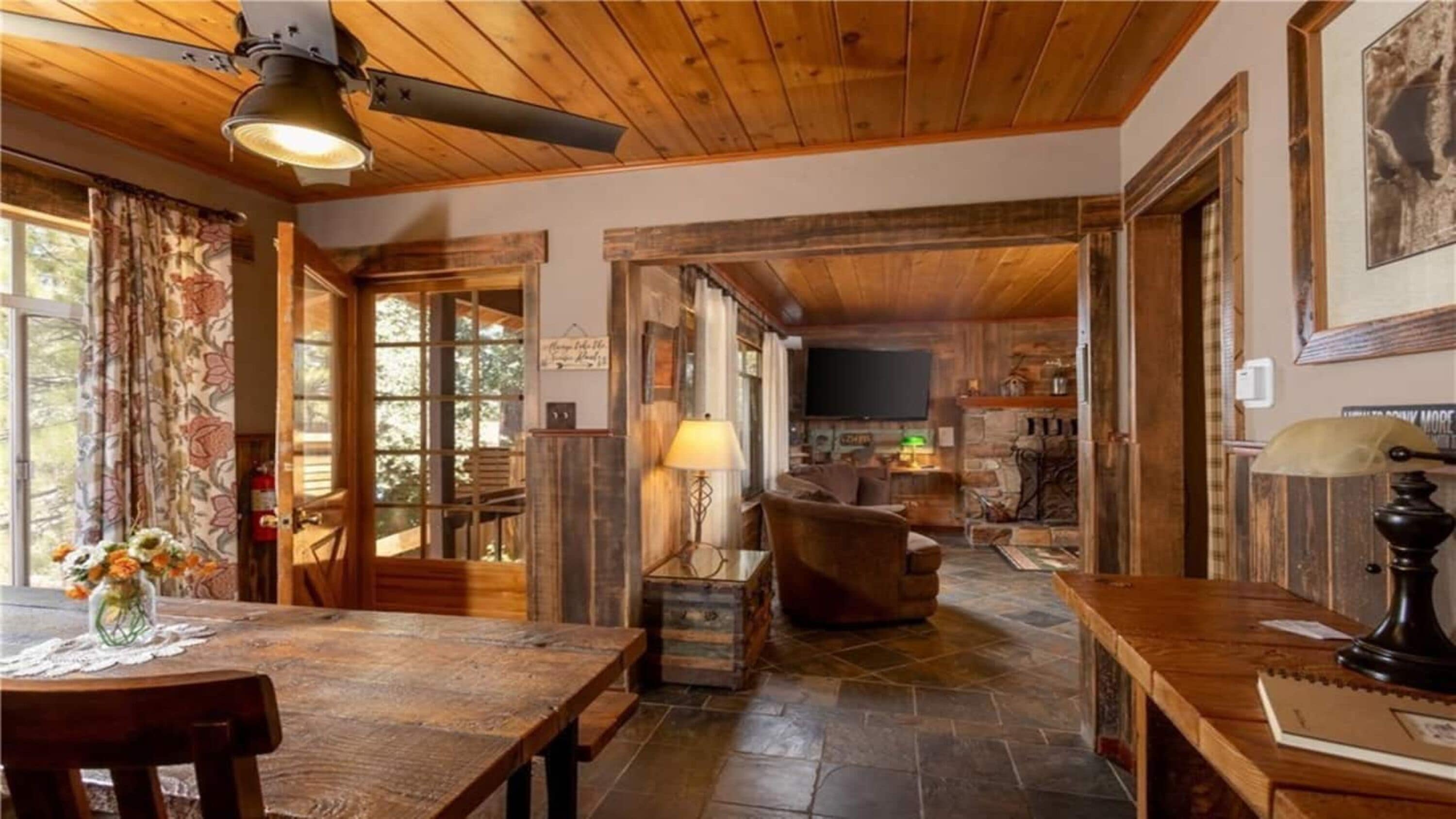 Executive Cabin, 2 Bedrooms, Hot Tub, Mountain View | Private kitchen | Fridge, microwave, oven, stovetop