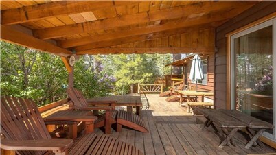 Hot Tub Near Lake Kellys Kottage