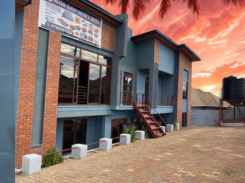 Tremendous lodge/guest house with WiFi in vibrant Kigalinear airport