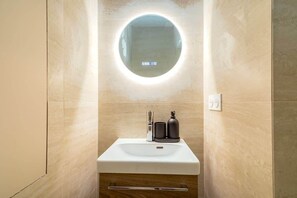 Ducha y secador de pelo