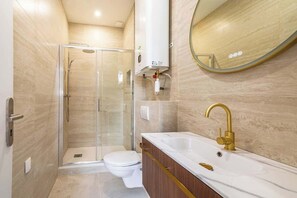 Ducha y secador de pelo