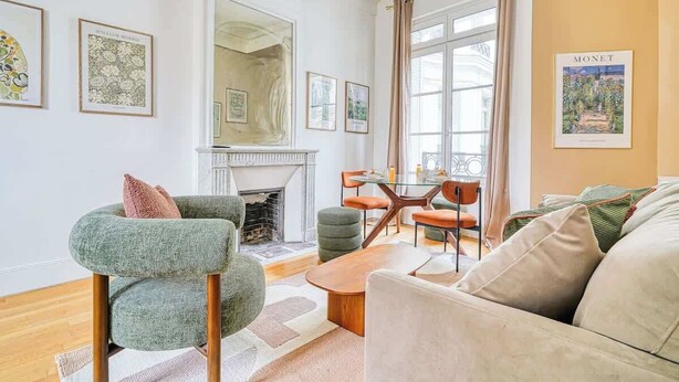 TV - Charme et standing – 2 chambres proches Trocadéro (Paris)