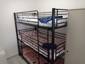 2 bedrooms, iron/ironing board, WiFi, bed sheets